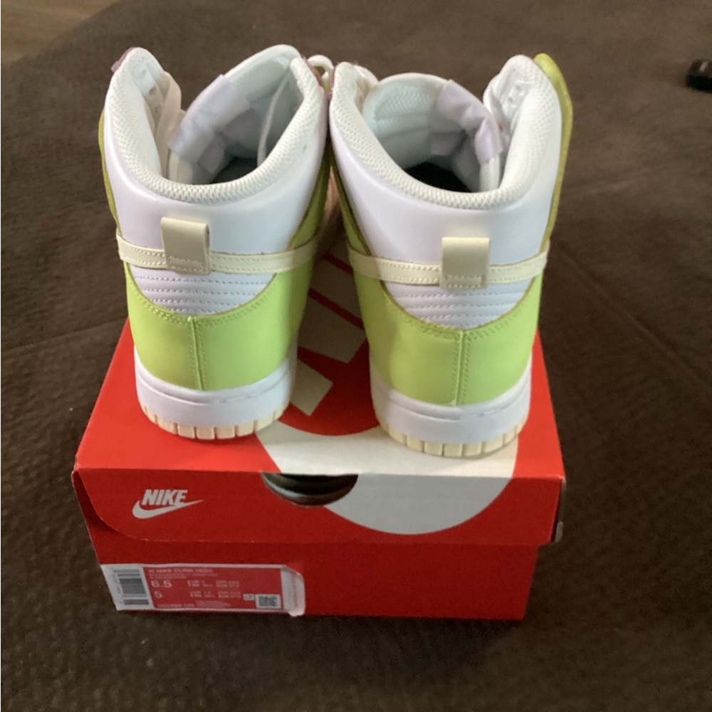 New Women’s Nike Dunk High 6.5 - Picture 5 of 7